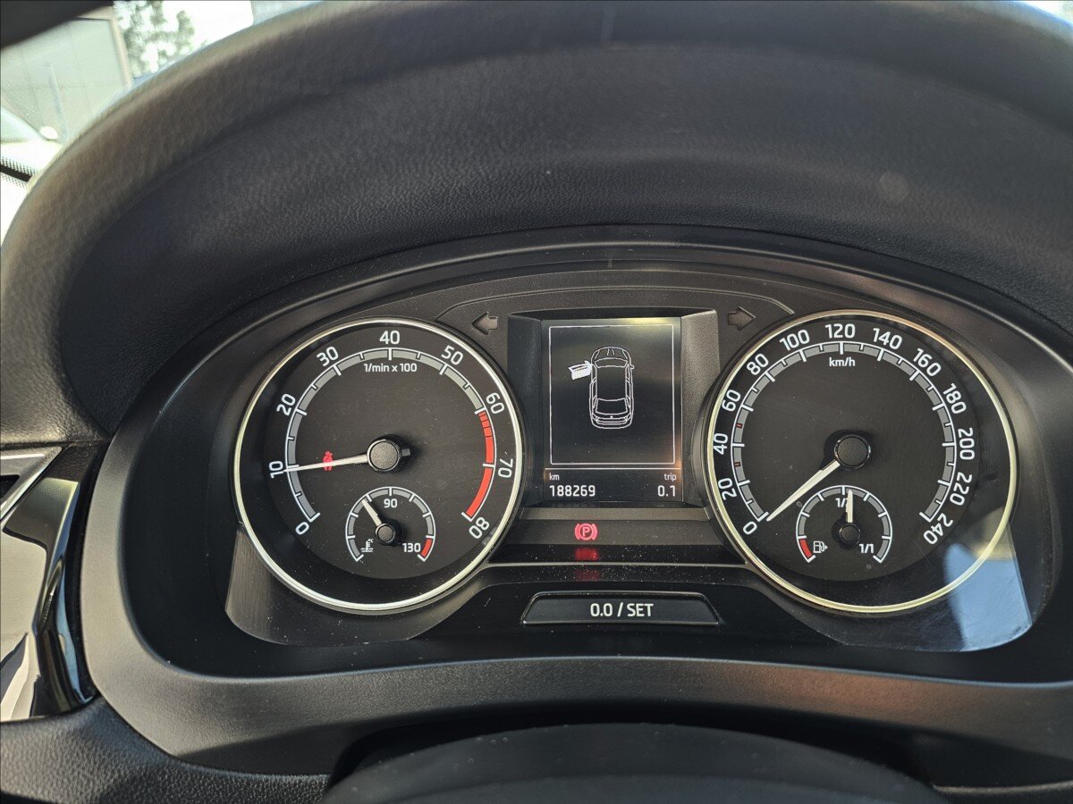 Škoda Rapid Hatchback 999,0 81 kw