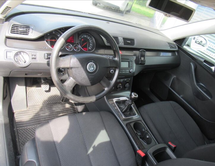 Volkswagen Passat Kombi 2,0 l 103 kw
