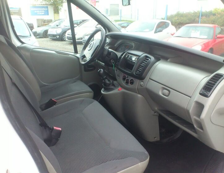 Opel Vivaro 10