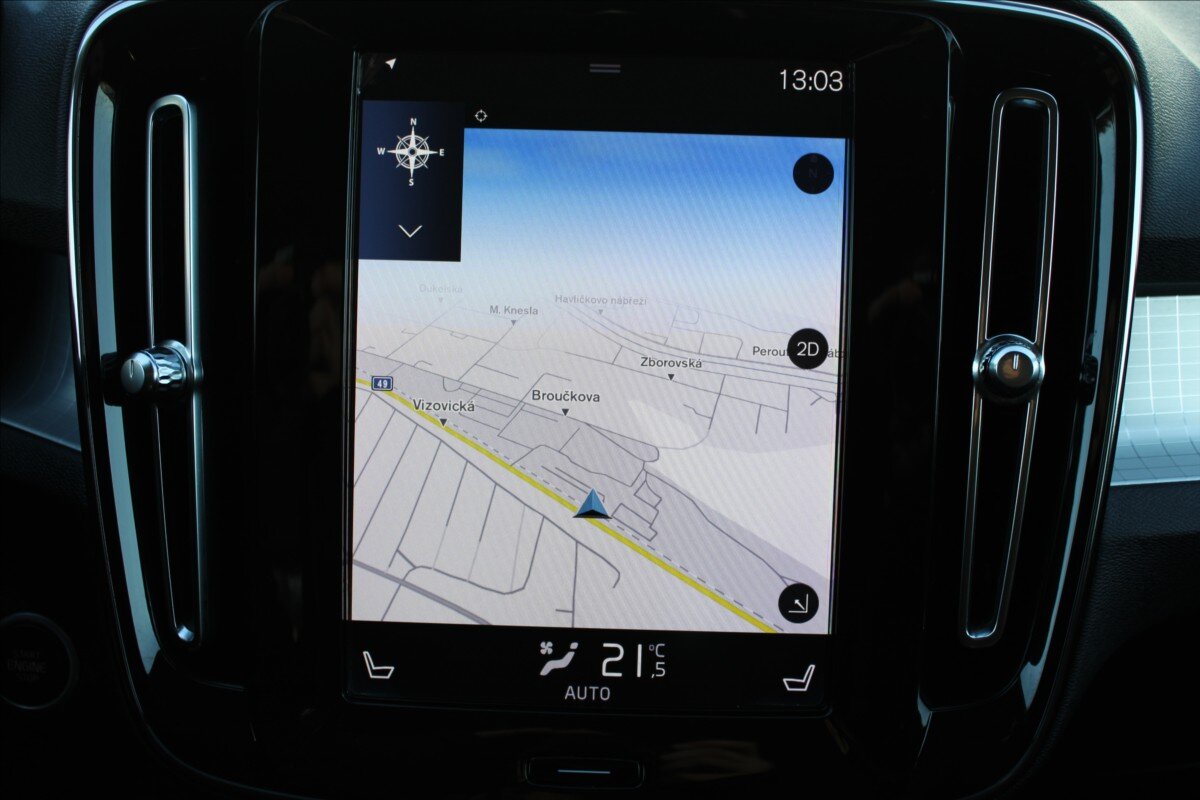 Volvo XC40 SUV / Terénní 2,0 l 140 kw