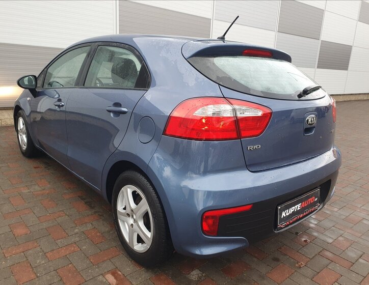 KIA Rio 5