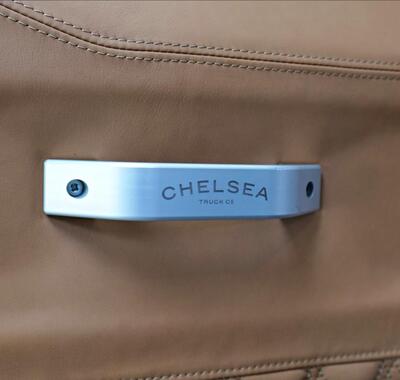 Land Rover Defender 10