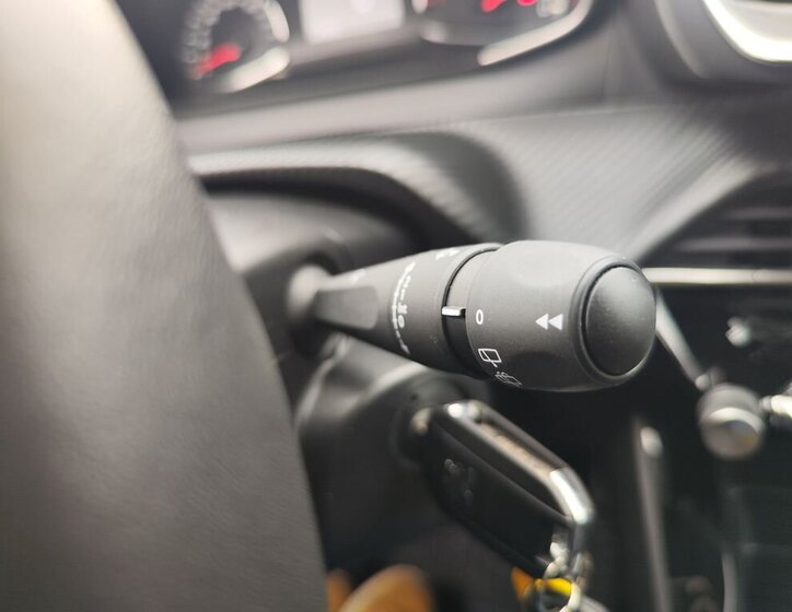 Peugeot 208 Hatchback 1,2 l 74 kw