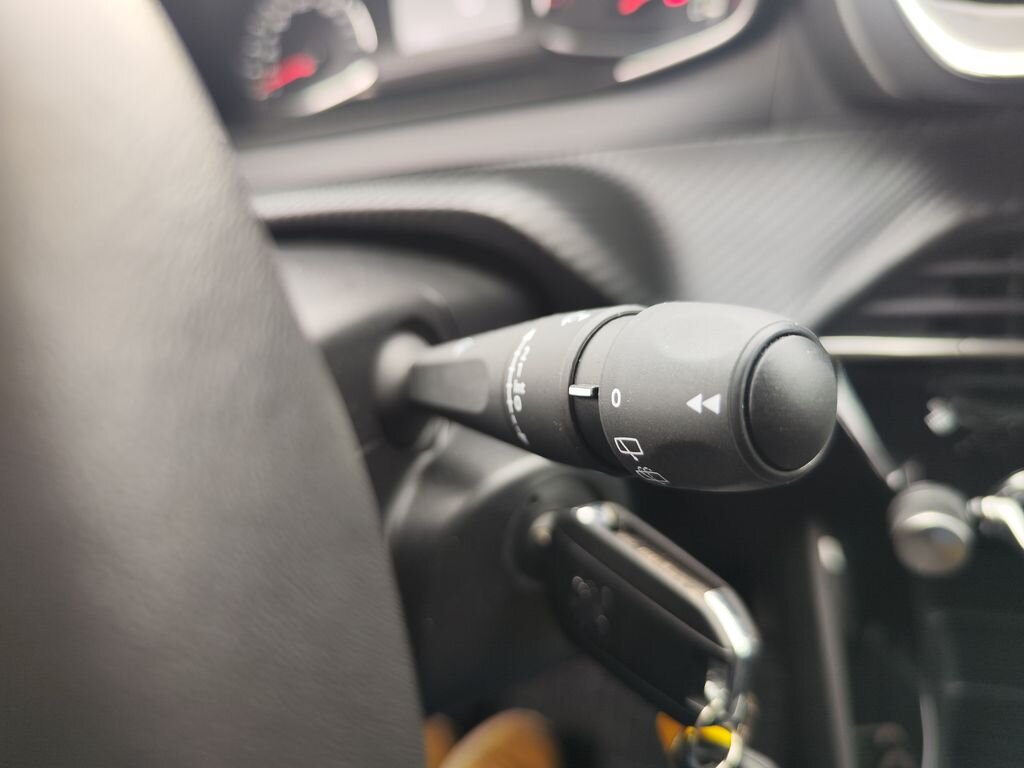 Peugeot 208 Hatchback 1,2 l 74 kw