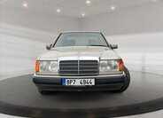Mercedes-Benz 124 Sedan 2,3 l 97 kw