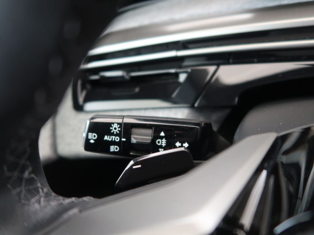 Peugeot 3008 SUV / Terénní 1,2 l 100 kw