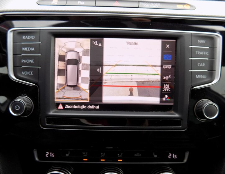 Volkswagen Passat 37