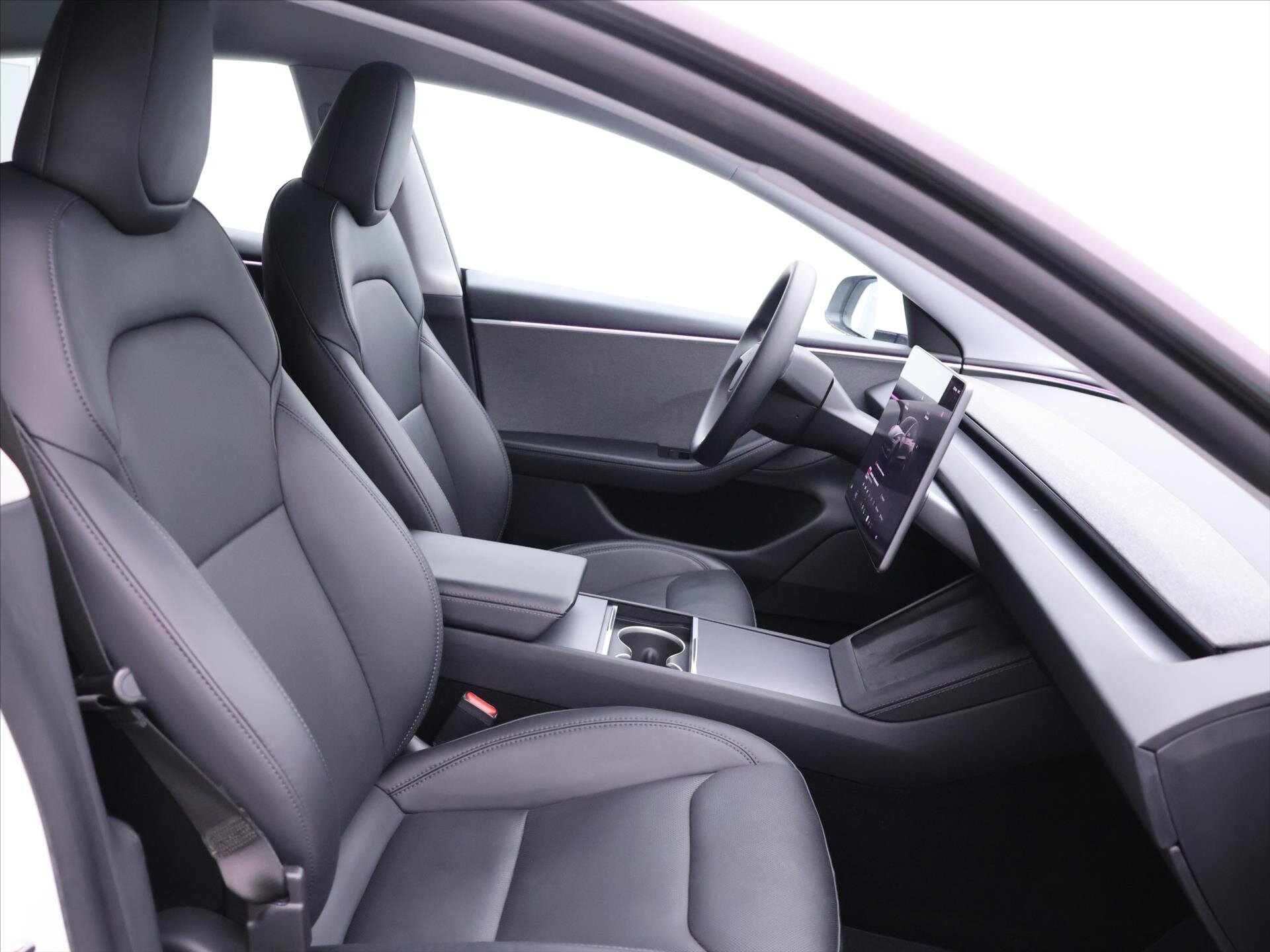 Tesla Model 3 Sedan / Limuzína 0,0 208 kw