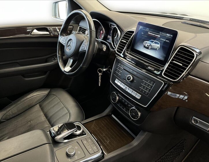 Mercedes-Benz GLS 18