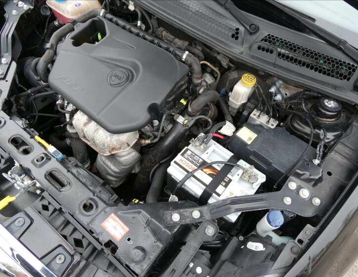 Lancia Delta Hatchback 1,4 l 88 kw