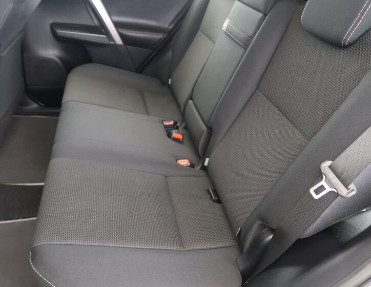 Toyota RAV4 SUV / Terénní 2,5 l 114 kw