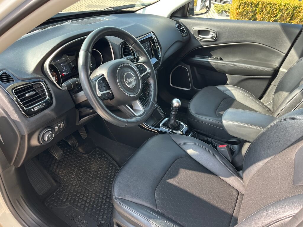 Jeep Compass SUV / Terénní 1,3 l 96 kw