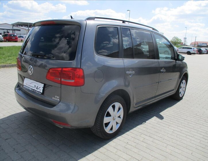 Volkswagen Touran 4