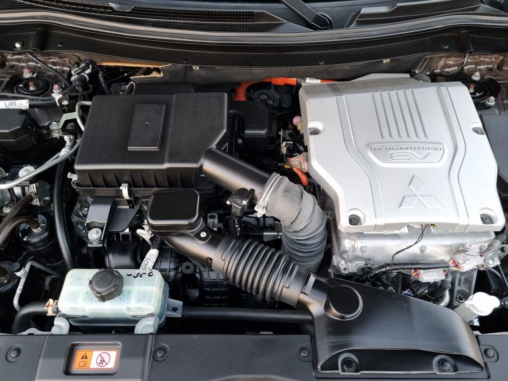 Mitsubishi Outlander SUV 2,4 l 165 kw