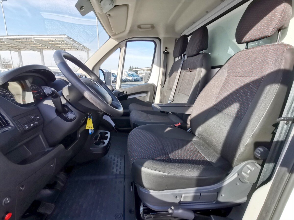 Opel Movano Skříň 2,2 l 103 kw