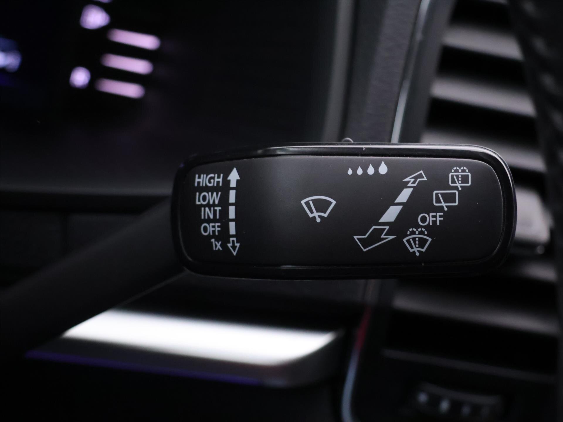 Škoda Karoq SUV / Terénní 2,0 l 85 kw