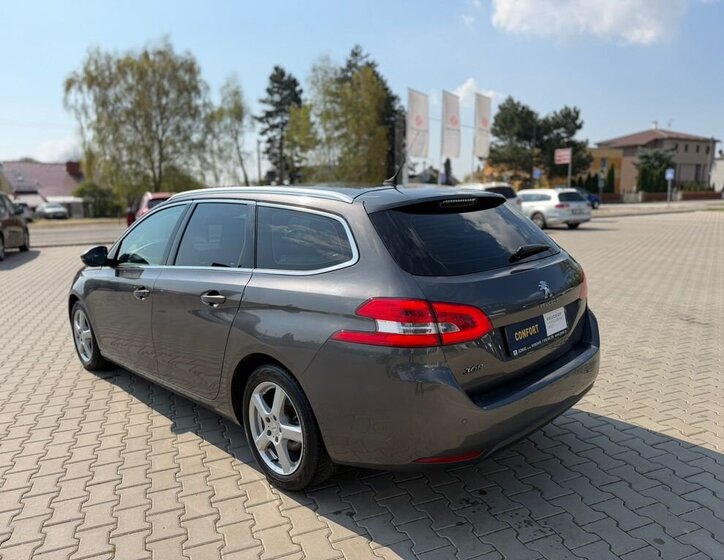 Peugeot 308 Kombi 1,2 l 96 kw