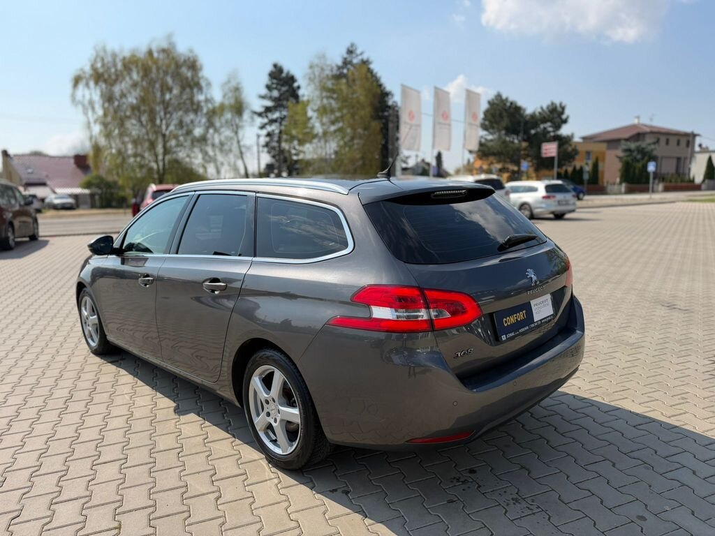 Peugeot 308 Kombi 1,2 l 96 kw