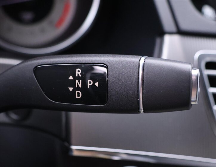 Mercedes-Benz Třídy E Kombi 3,0 l 185 kw