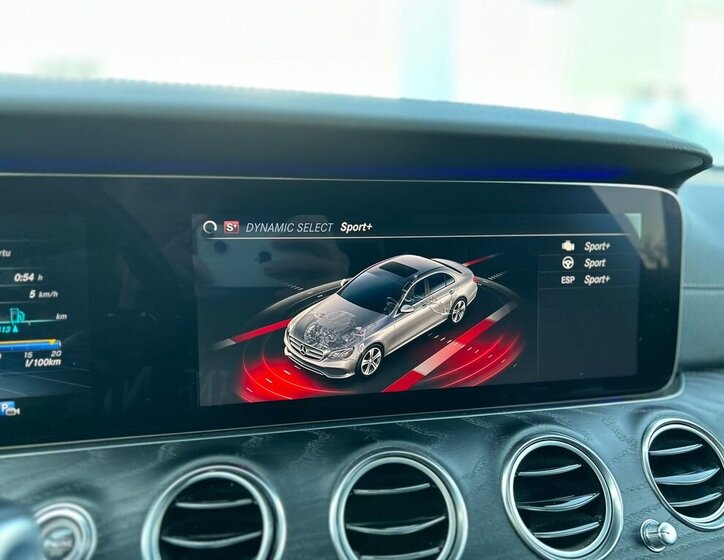 Mercedes-Benz Třídy E Sedan / Limuzína 2,0 l 143 kw