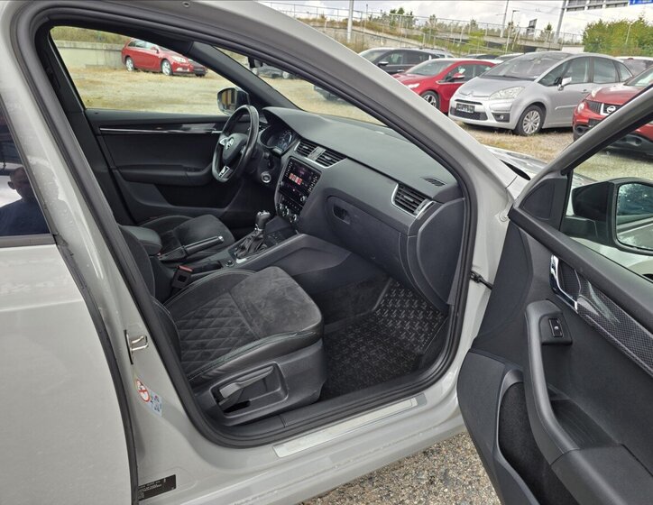 Škoda Octavia Sedan / Limuzína 2,0 l 135 kw
