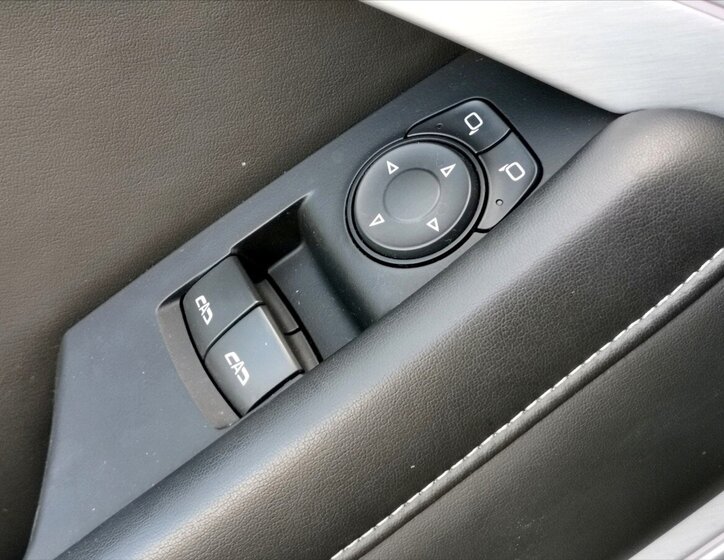 Chevrolet Camaro Kupé 6,2 l 333 kw