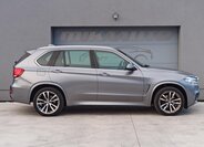 BMW X5 8