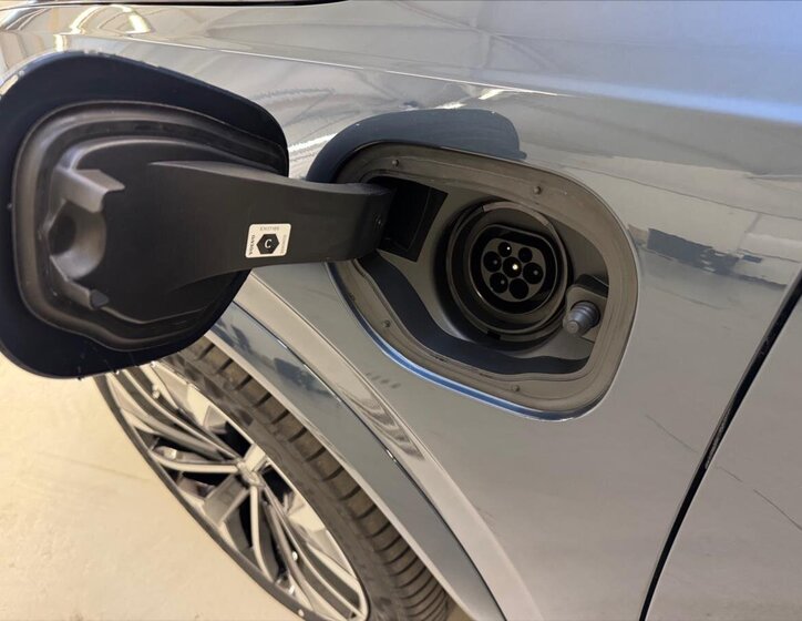 Volvo XC90 SUV 2,0 l 335 kw