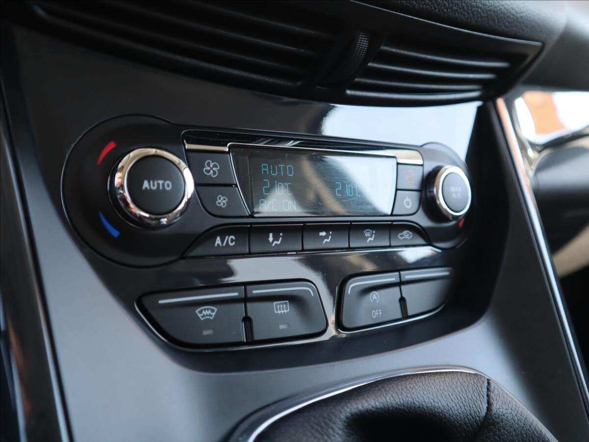 Ford Kuga SUV / Terénní 1,6 l 110 kw