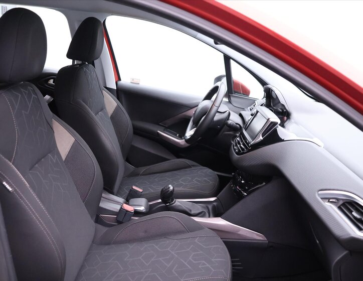 Peugeot 2008 MPV 1,2 l 60 kw