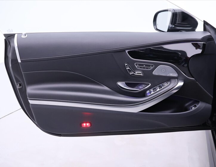 Mercedes-Benz Třídy S Kupé 5,5 l 430 kw