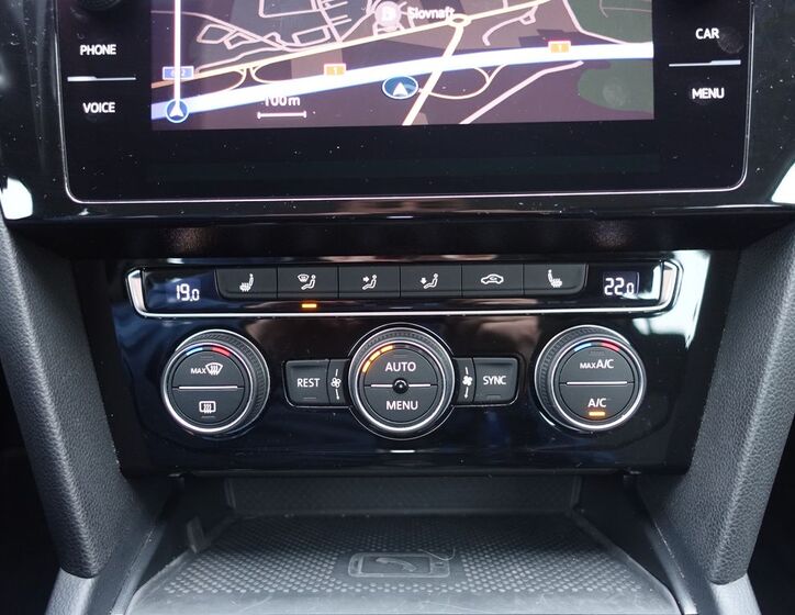 Volkswagen Passat Kombi 2,0 l 110 kw