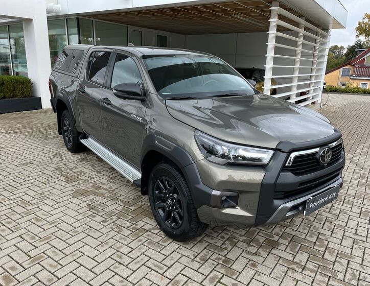 Toyota Hilux 8