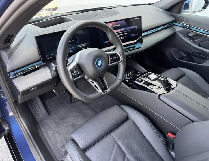 BMW i5 5