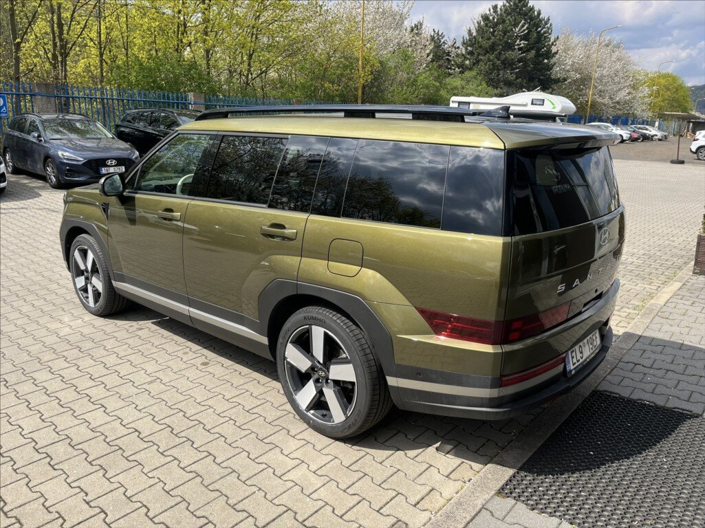 Hyundai Santa Fe SUV / Terénní 1,6 l 185 kw