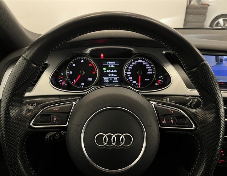 Audi A4 Kombi 2,0 l 140 kw