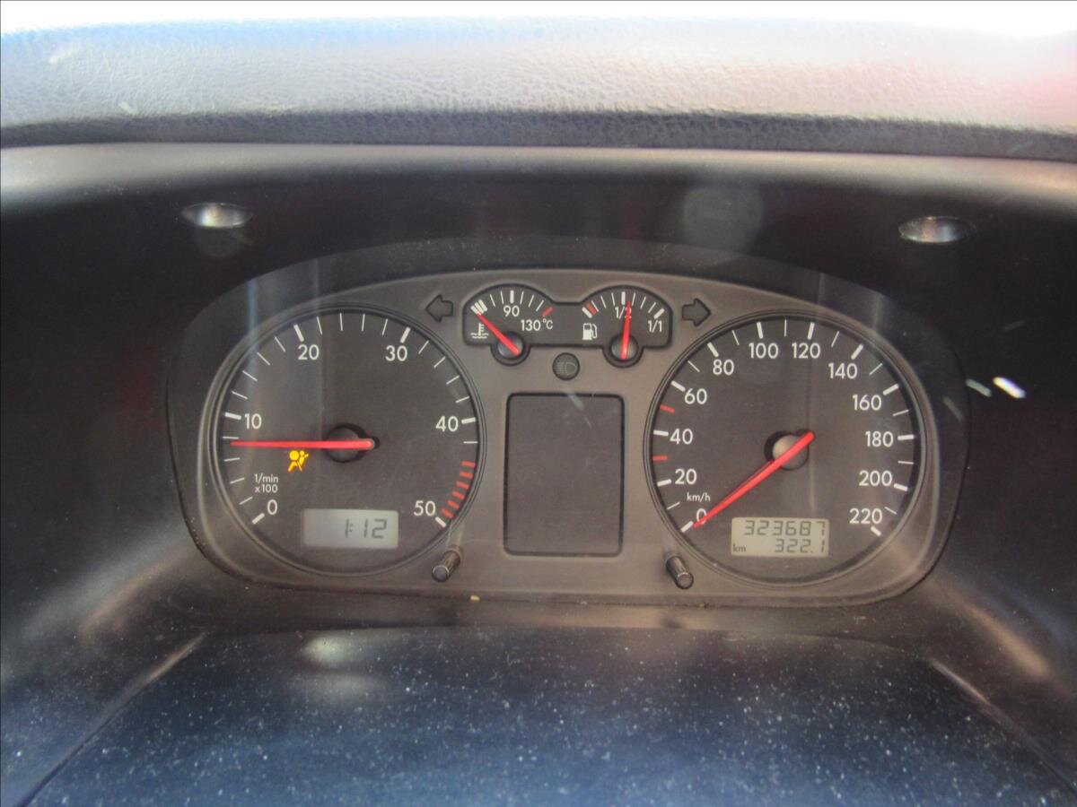 Volkswagen Caravelle Kombi 2,5 l 75 kw