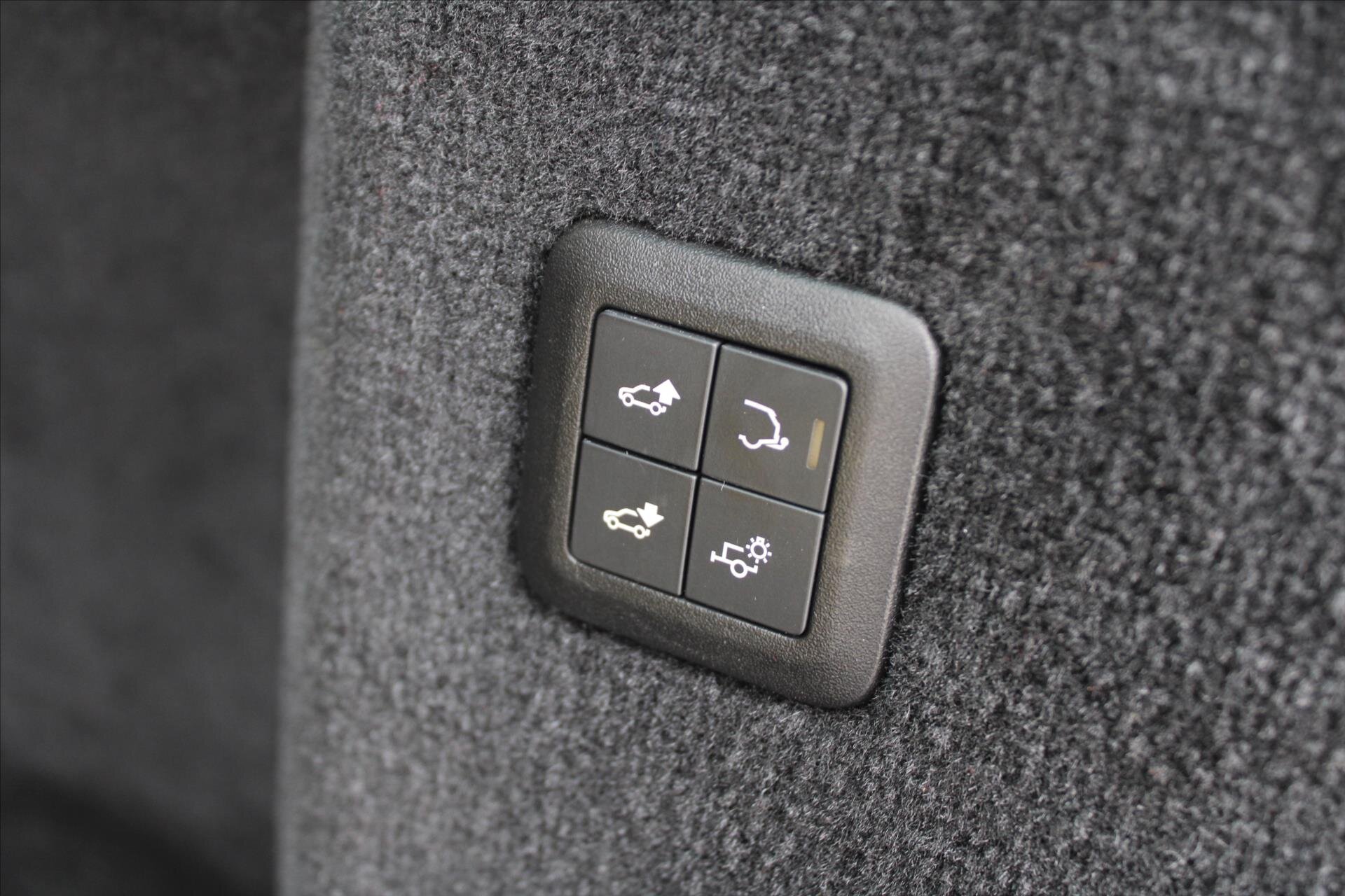 Land Rover Range Rover Sport SUV / Terénní 3,0 l 225 kw