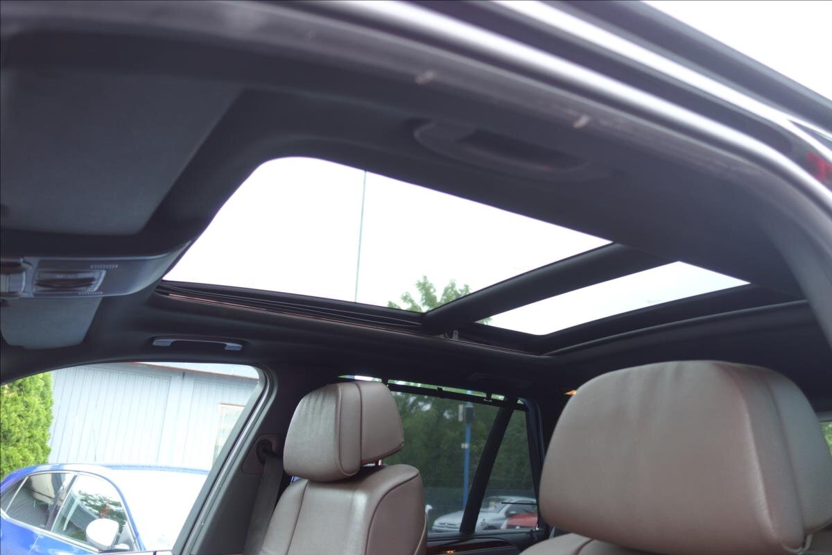 BMW X5 SUV 3,0 l 225 kw