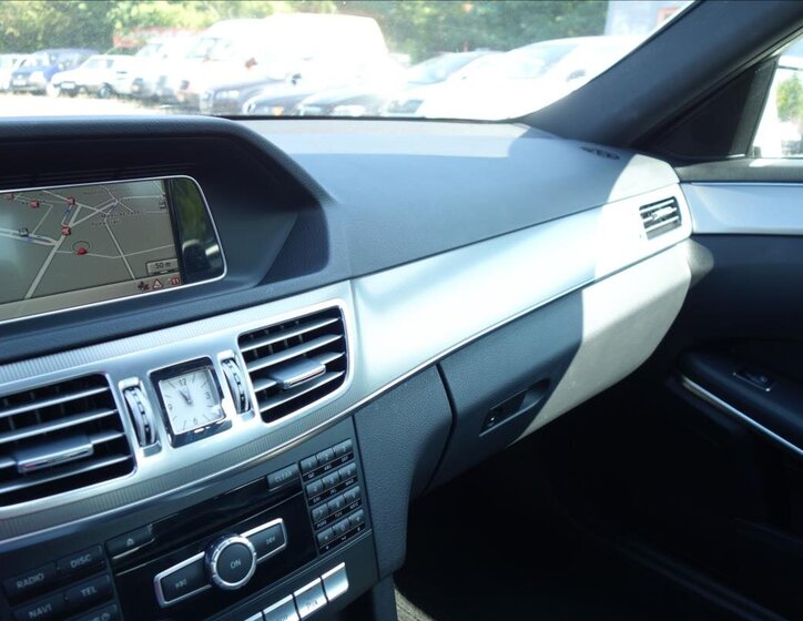 Mercedes-Benz Třídy E Sedan / Limuzína 2,1 l 125 kw