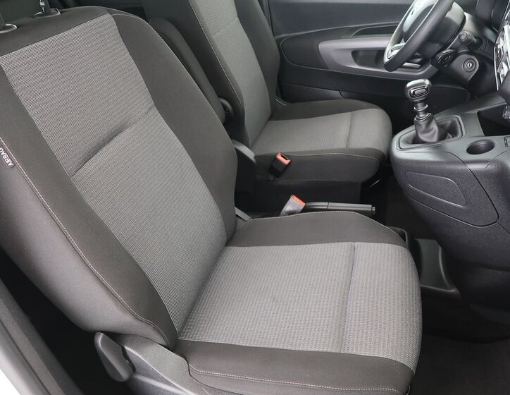 Toyota ProAce Kombi 1,5 l 96 kw