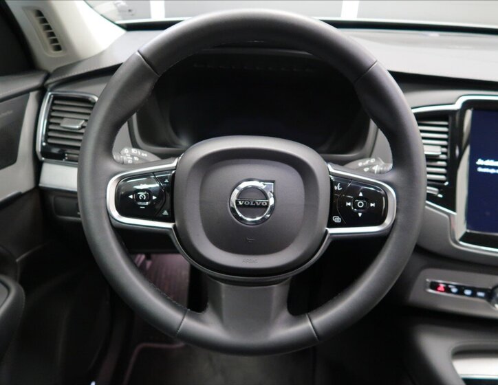Volvo XC90 SUV / Terénní 2,0 l 173 kw