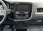 Mitsubishi Outlander 25