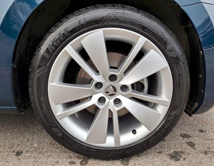 Škoda Superb Liftback 1,5 l 110 kw