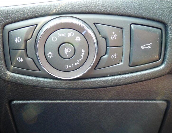 Ford S-MAX MPV 2,0 l 110 kw