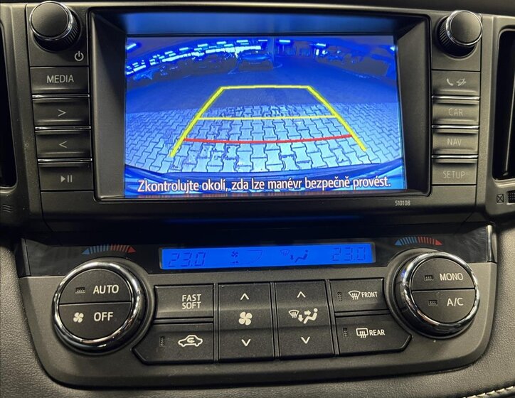 Toyota RAV4 SUV / Terénní 2,0 l 112 kw