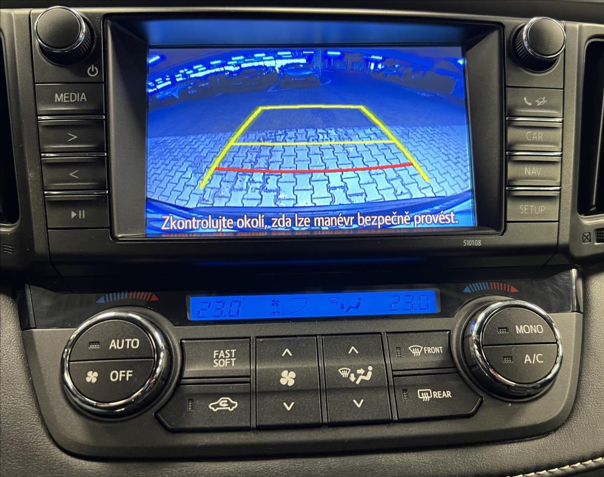 Toyota RAV4 SUV / Terénní 2,0 l 112 kw