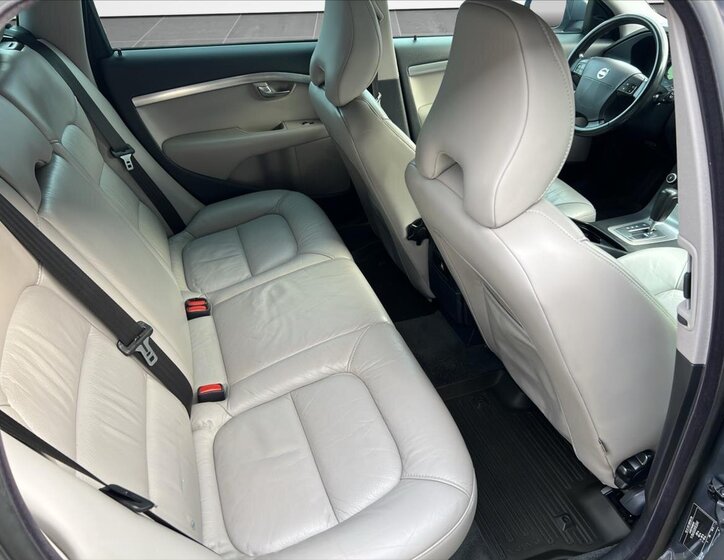 Volvo V70 Kombi 2,5 l 147 kw