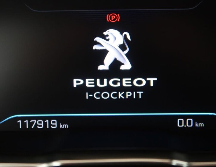 Peugeot 5008 SUV 1,2 l 96 kw