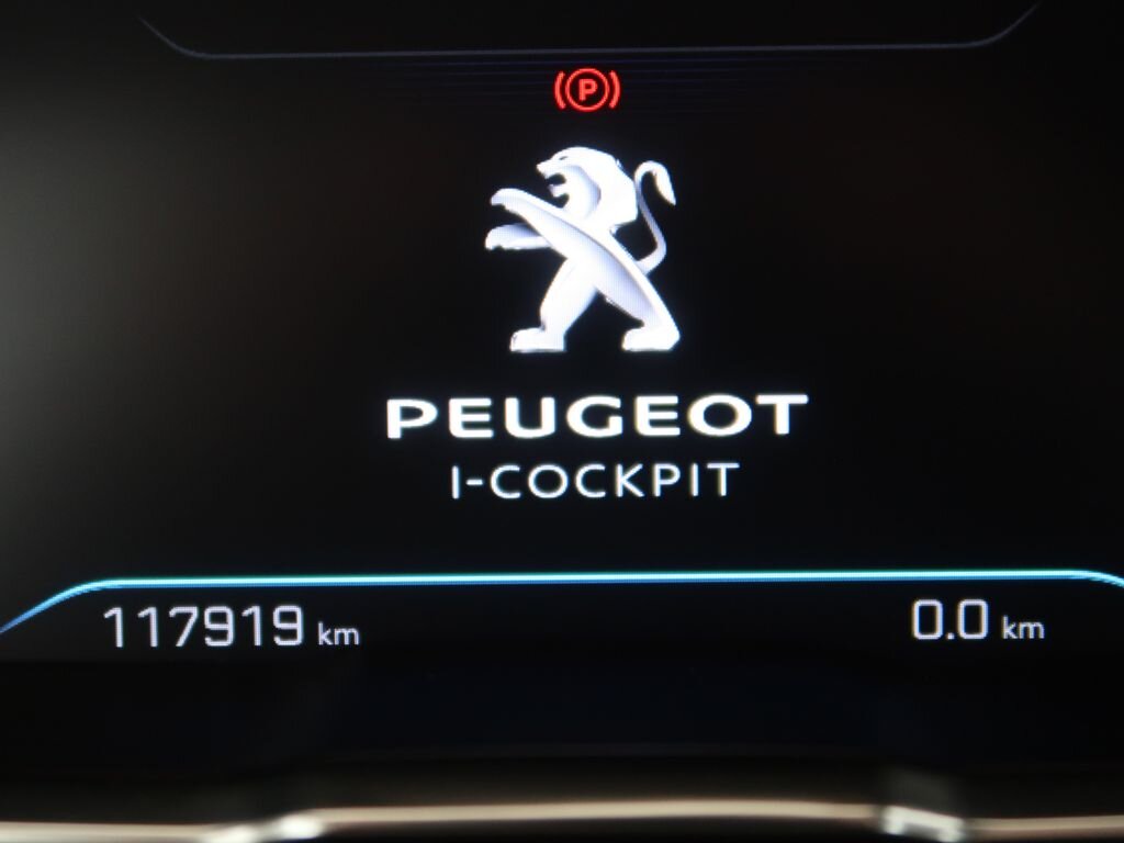 Peugeot 5008 SUV 1,2 l 96 kw